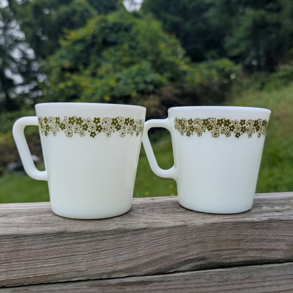 2 VTG Pyrex SPRING BLOSSOM Crazy Daisy D Handle MUGS